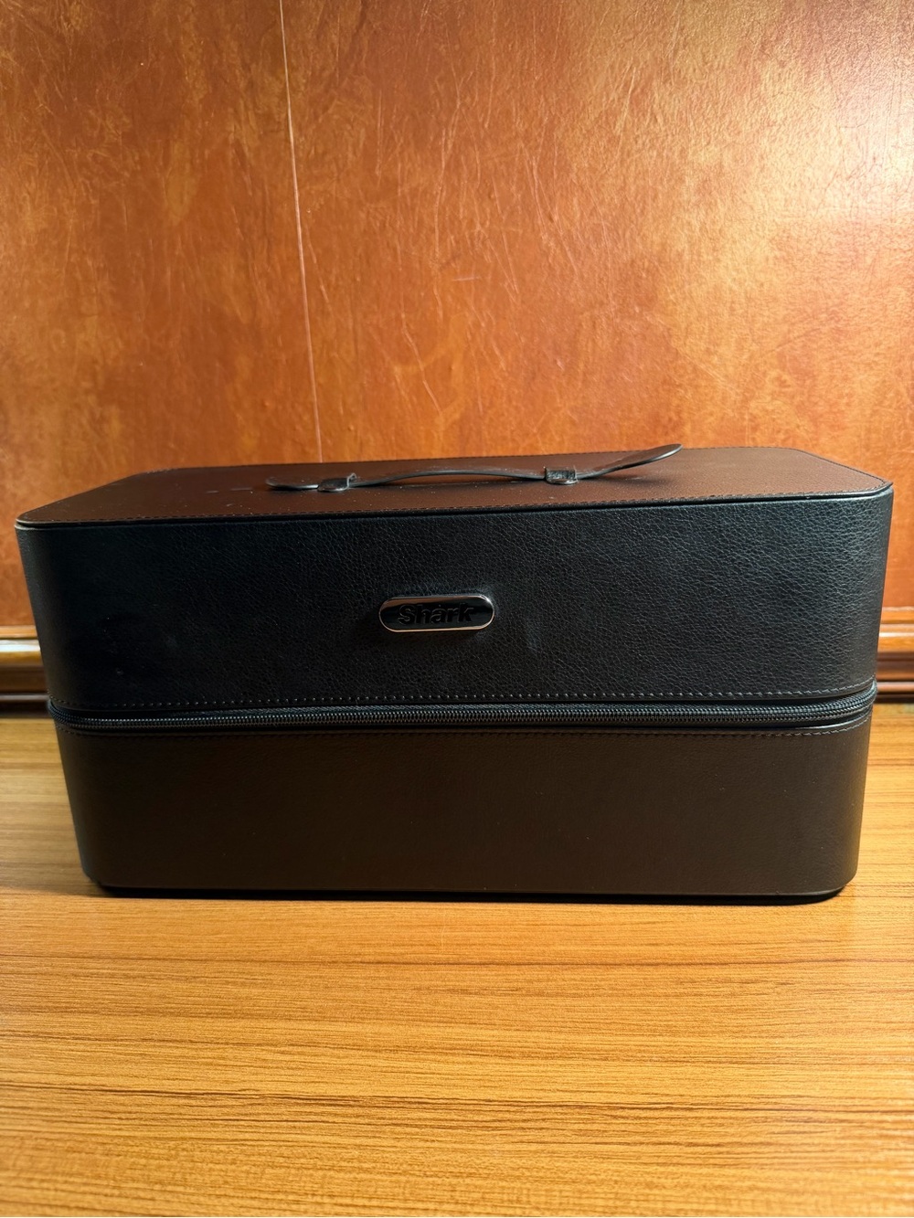 Shark FlexStyle™ Vegan Leather Black Storage Case